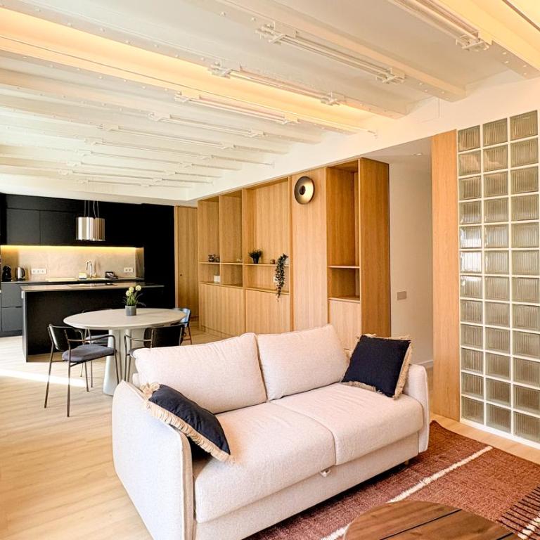 Lux Apartments Park Glories - Three-Bedroom Premium Apartment with Balcony - 1