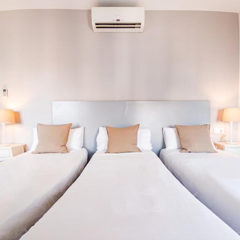 Canela Homes BARCELONA BALMES - Three-Bedroom Apartment - 8