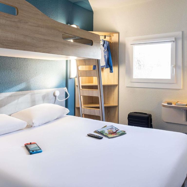 ibis budget Carcassonne La Cité - Chambre Triple avec 1 Lit Double et 1 Lit Superposé - 1