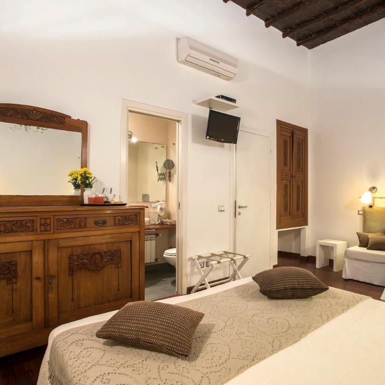 B&B Arco Del Lauro - Camera Familiare - 1