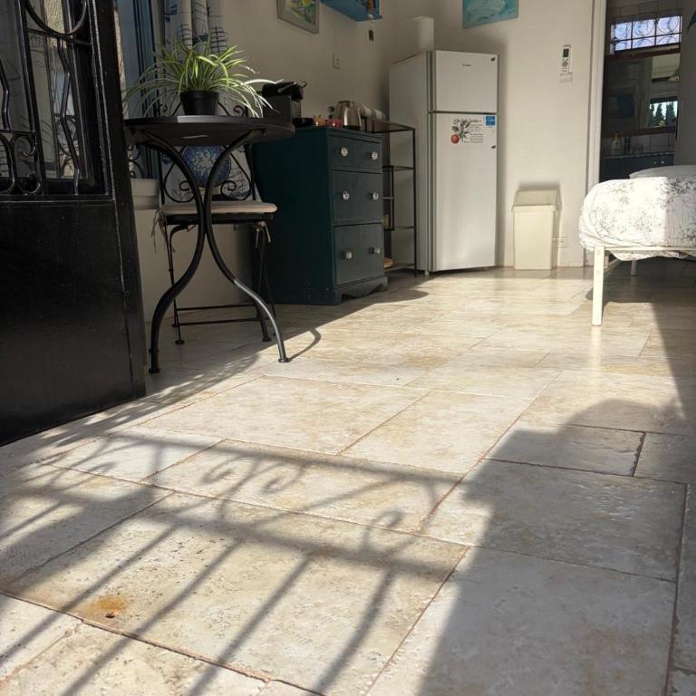 Grand Appt 6P climatisé dans villa avec piscine - 8 kms de Cannes - Studio - Vue sur Piscine - 19
