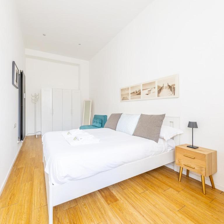 City Stay Bright and elegant apartment with WiFi - Deluxe One-Bedroom Apartment - 3