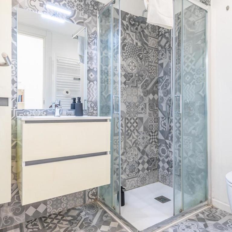 City Stay Bright and elegant apartment with WiFi - Deluxe One-Bedroom Apartment - 10