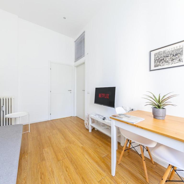 City Stay Bright and elegant apartment with WiFi - Deluxe One-Bedroom Apartment - 17