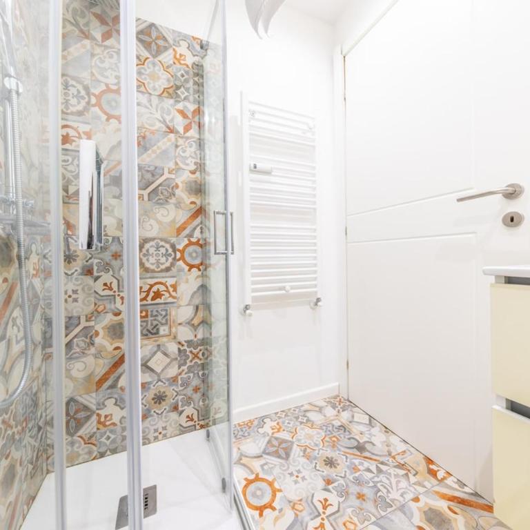 City Stay Bright and elegant apartment with WiFi - Deluxe One-Bedroom Apartment - 18