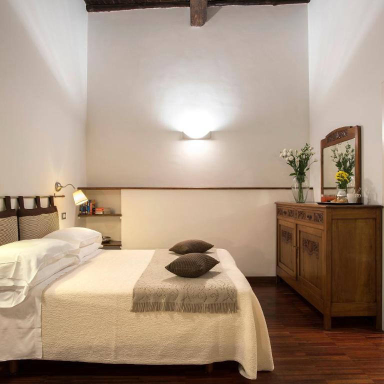 B&B Arco Del Lauro - Camera Familiare - 2