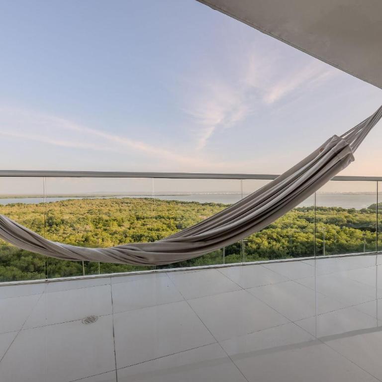 Oceanfront condominium with direct access to the beach. - One-Bedroom Apartment with Lake View - 23