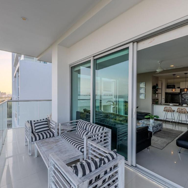 Oceanfront condominium with direct access to the beach. - One-Bedroom Apartment with Lake View - 31