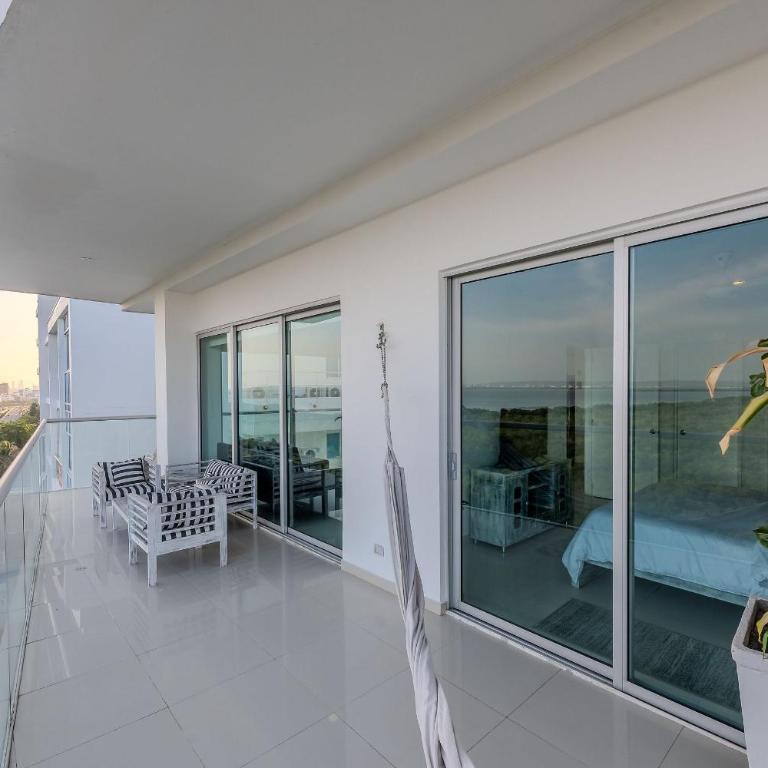Oceanfront condominium with direct access to the beach. - One-Bedroom Apartment with Lake View - 28