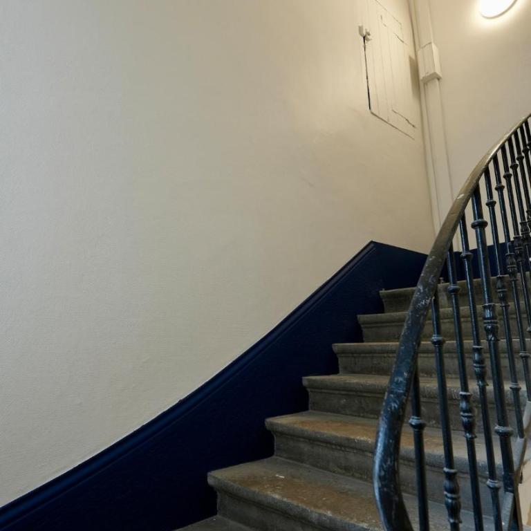 Berthelot Design au pied du tram et proche métro - Appartement 1 Chambre - 35