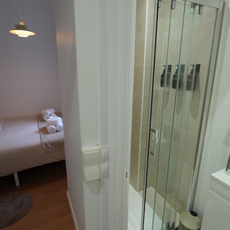 Berthelot Design au pied du tram et proche métro - Appartement 1 Chambre - 27