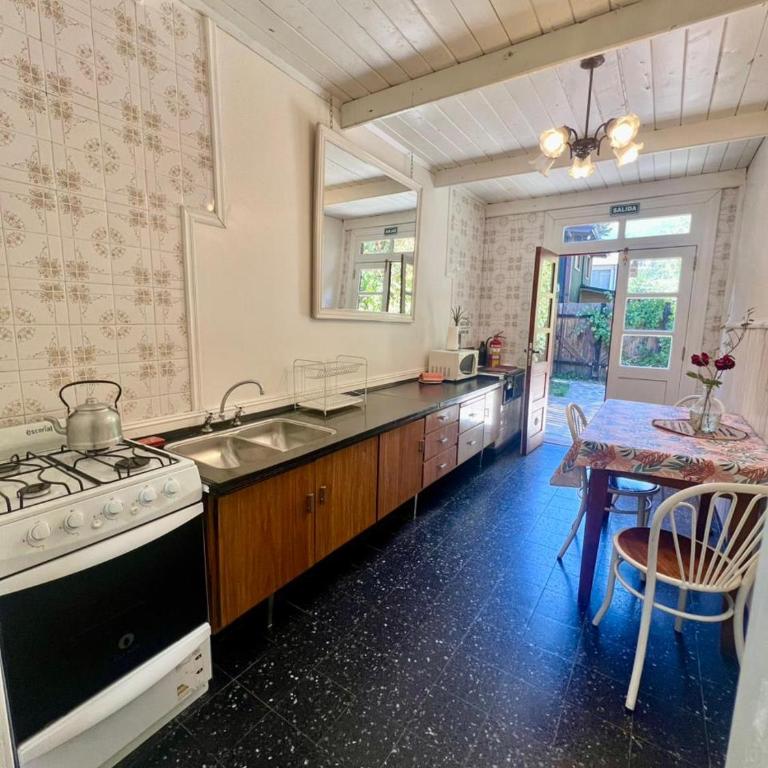 Departamento Céntrico 3 - One-Bedroom Apartment with Garden View - 7