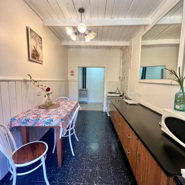 Departamento Céntrico 3 - One-Bedroom Apartment with Garden View - 8