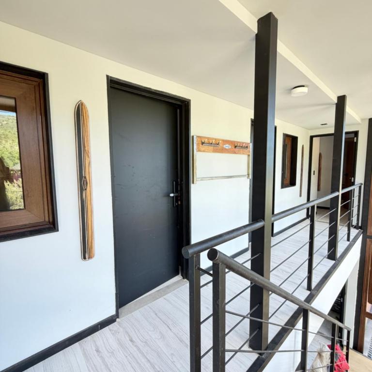 TheRidersLoft - Room #1586953801 - 2