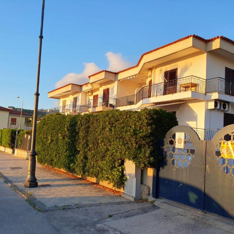 Casa fronte mare con terrazzone - Two-Bedroom Apartment - 1