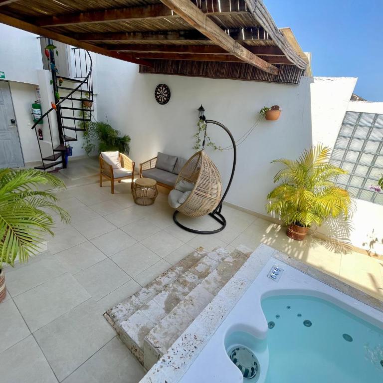 Casa Badillo 4 3br CRAZY ROOFTOP oldcity jacuzzi AC hottub wifi - Three-Bedroom Apartment - 4