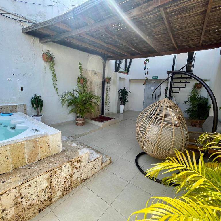 Casa Badillo 4 3br CRAZY ROOFTOP oldcity jacuzzi AC hottub wifi - Three-Bedroom Apartment - 5