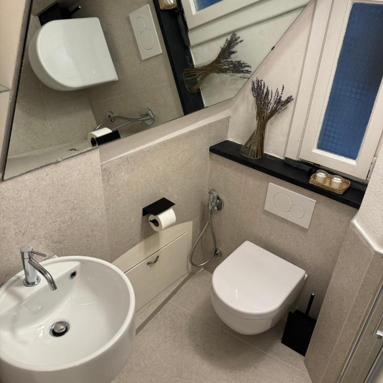 Nuovo studio nel cuore di Vernazza - Via Roma 17 - Double Room with Private Bathroom - 3