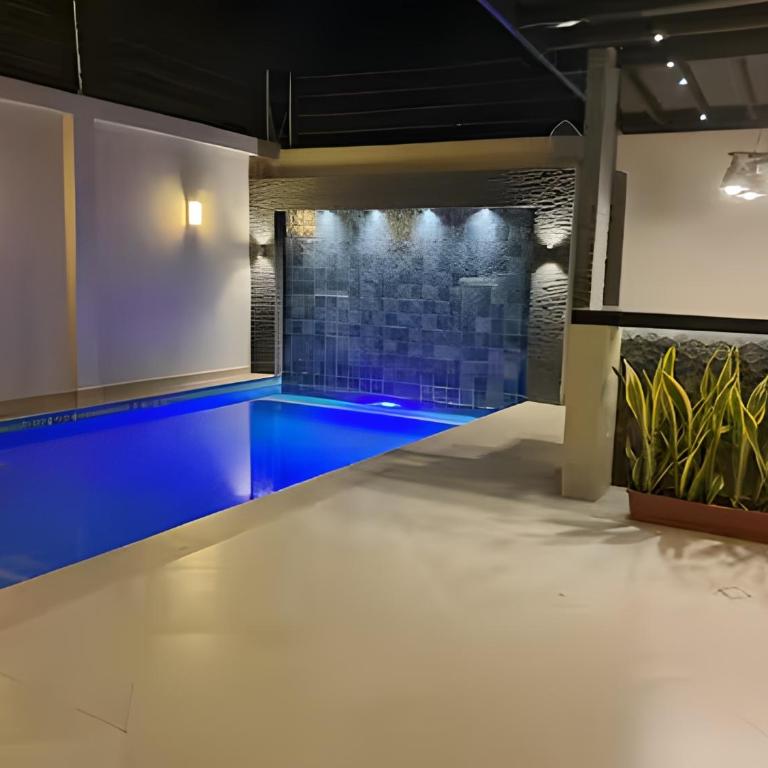 Casa completa con piscina privada en Manta, Ecuador - Three-Bedroom House - 3