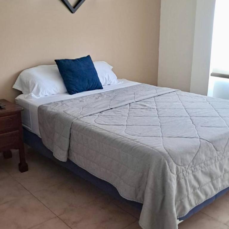Casa completa con piscina privada en Manta, Ecuador - Three-Bedroom House - 13