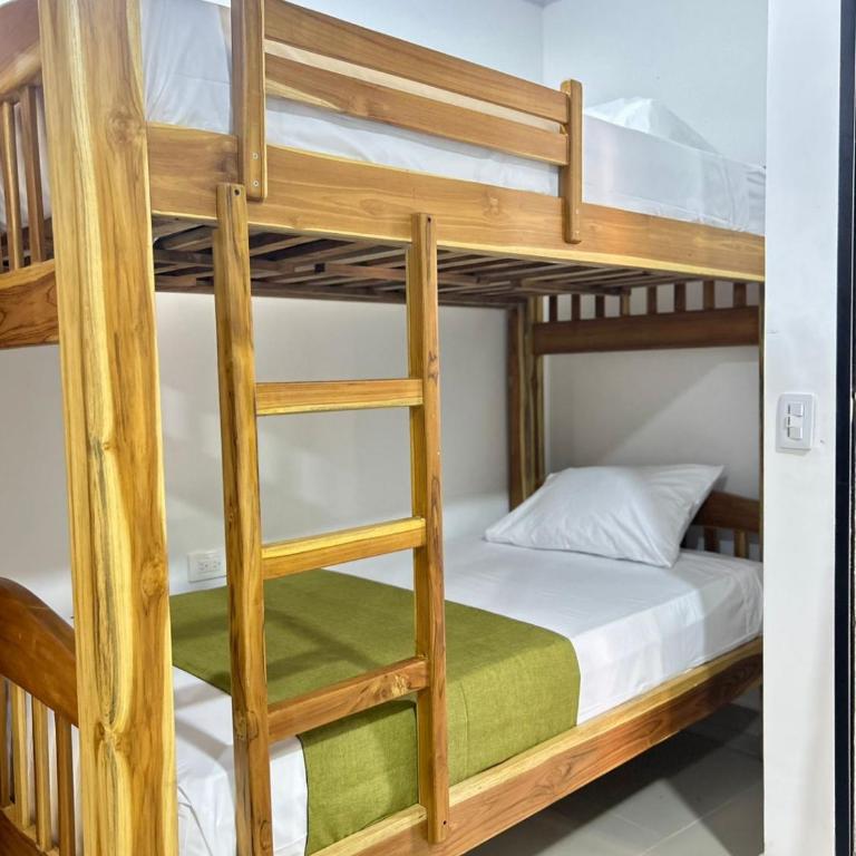 Roca del Rio Hotel y Restaurante - Family Room - 3