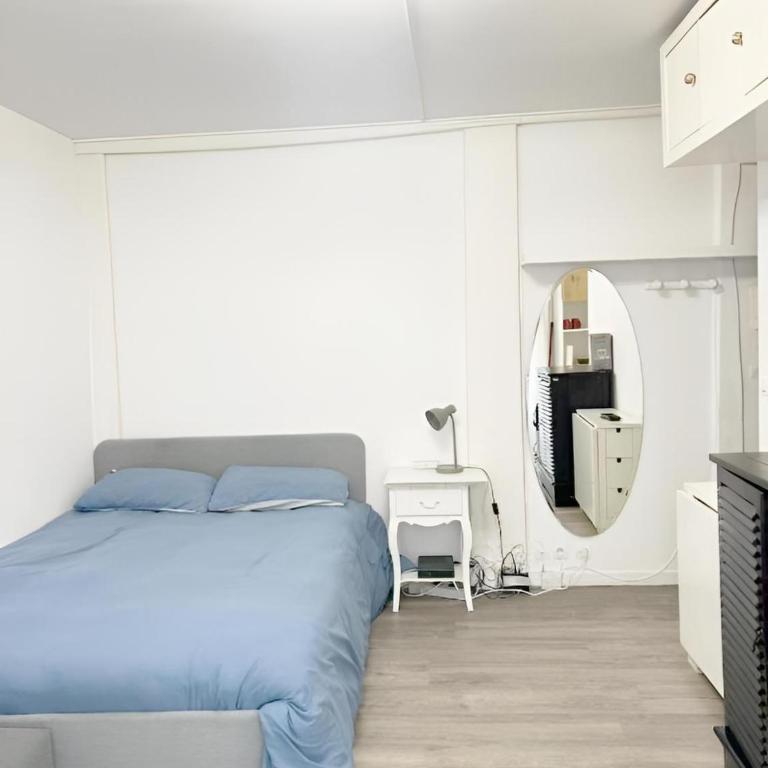 Eiffel Tower Magnificent Paris - One-Bedroom Apartment - 3