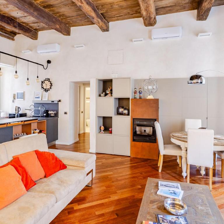 Kindness Art Apartment Arona Historic Center 110sqm Private Parking - Appartamento con 2 Camere da Letto - 4