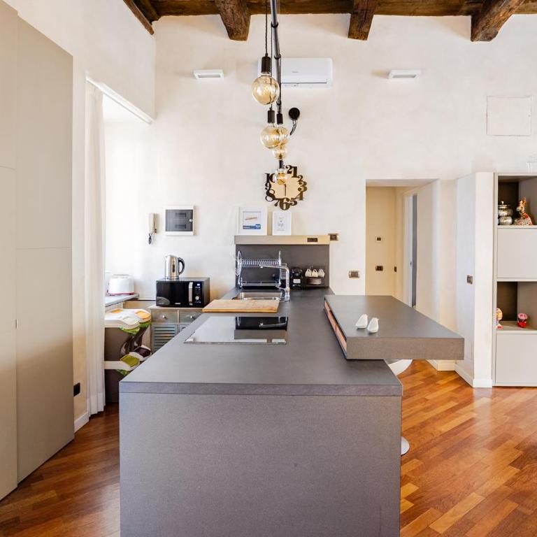 Kindness Art Apartment Arona Historic Center 110sqm Private Parking - Appartamento con 2 Camere da Letto - 23