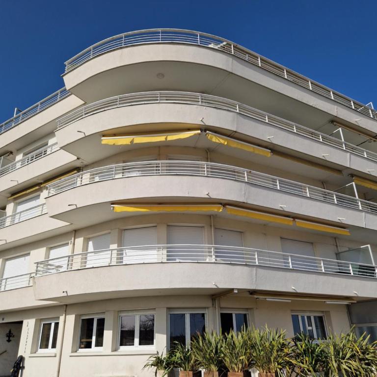 ARCACHON APPARTEMENT FACE PLAGE 5 pers Wi-Fi Parking Linge de maison gratuit 1chambre parentale 1cabine lits superposés 1 canapé lit - Two-Bedroom Apartment - 25