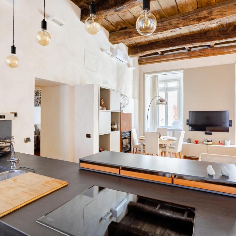 Kindness Art Apartment Arona Historic Center 110sqm Private Parking - Appartamento con 2 Camere da Letto - 20
