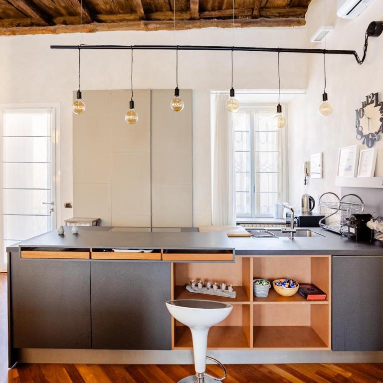 Kindness Art Apartment Arona Historic Center 110sqm Private Parking - Appartamento con 2 Camere da Letto - 21