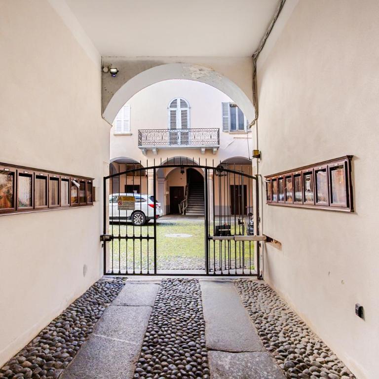 Kindness Art Apartment Arona Historic Center 110sqm Private Parking - Appartamento con 2 Camere da Letto - 32