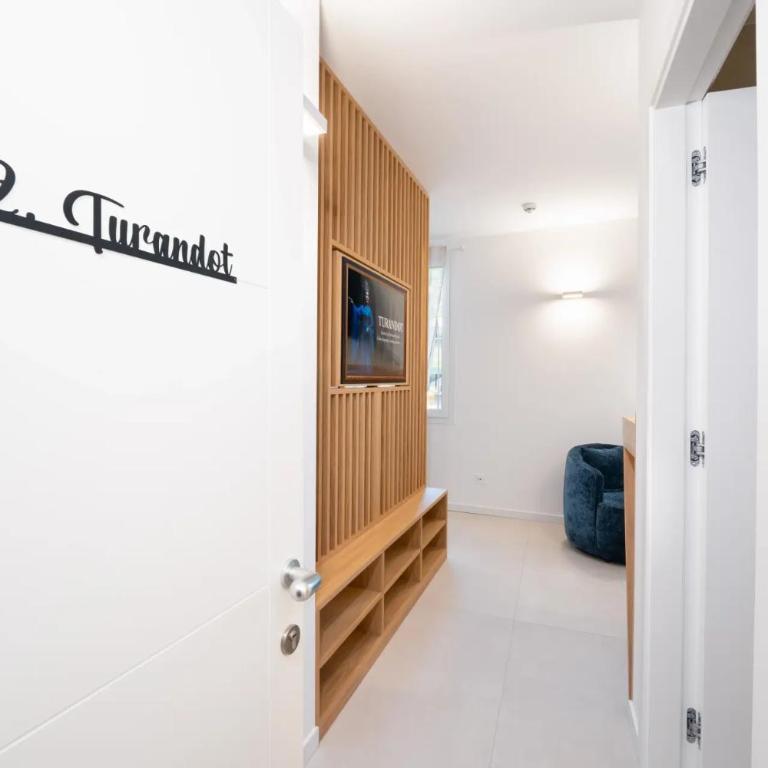 Opera Boutique Rooms - Suite - 6