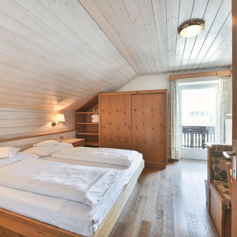 Hotel Gasthof Stern - Doppelzimmer mit Balkon - 4