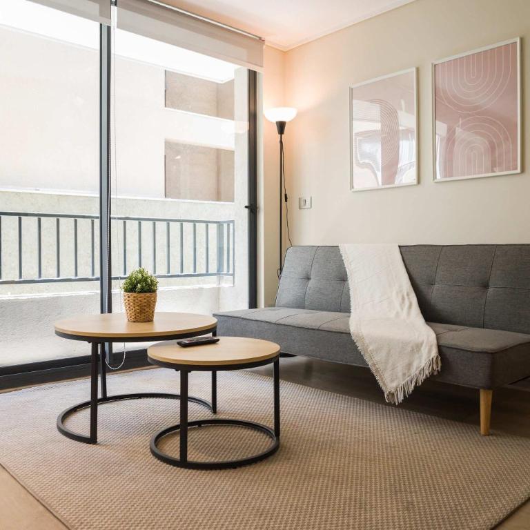 Stylish 2BR in Santiago with Balcony 5 guests - Apartment - 3
