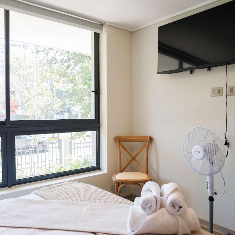 Stylish 2BR in Santiago with Balcony 5 guests - Apartment - 11