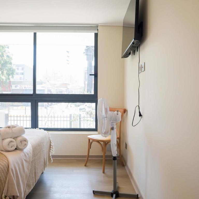Stylish 2BR in Santiago with Balcony 5 guests - Apartment - 12