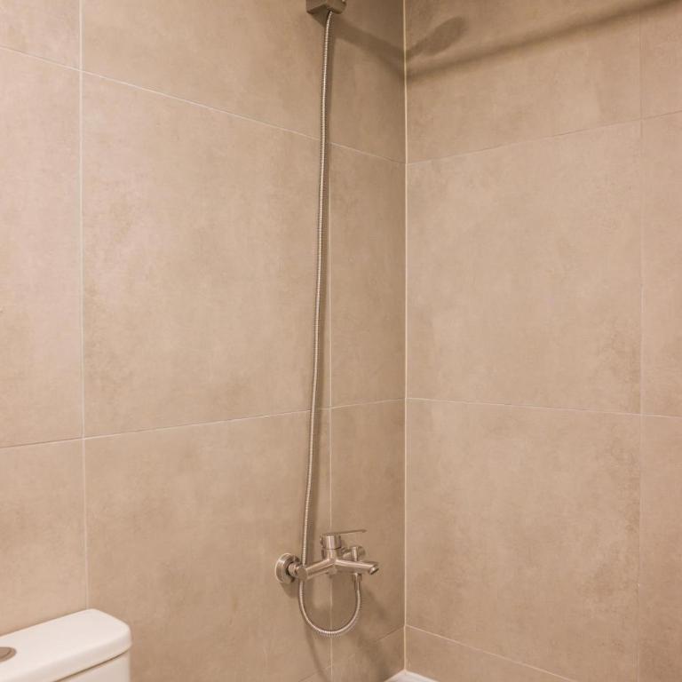 Stylish 2BR in Santiago with Balcony 5 guests - Apartment - 16