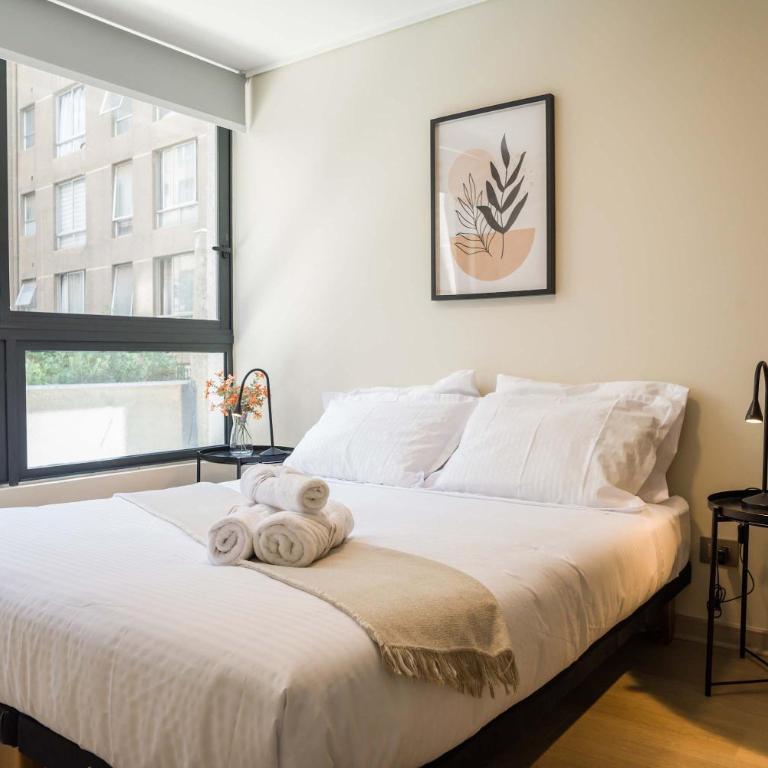 Sleek Santiago Retreat City Views Sleeps 3 - Apartment - 2