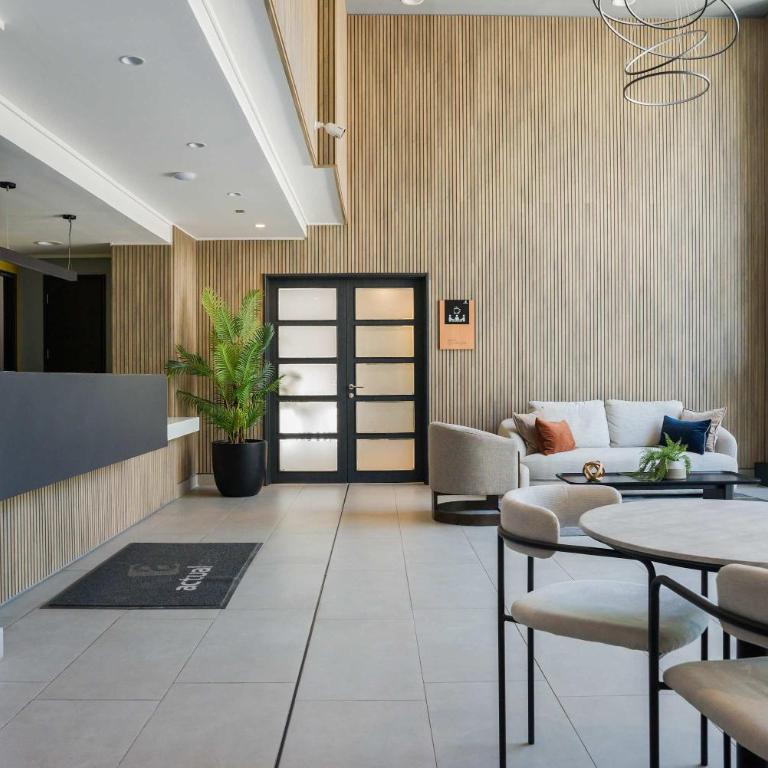 Sleek Santiago Retreat City Views Sleeps 3 - Apartment - 26