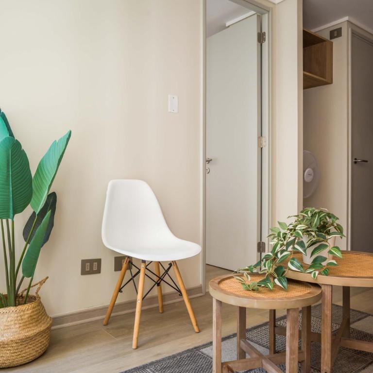 Sleek Santiago Retreat City Views Sleeps 3 - Apartment - 24