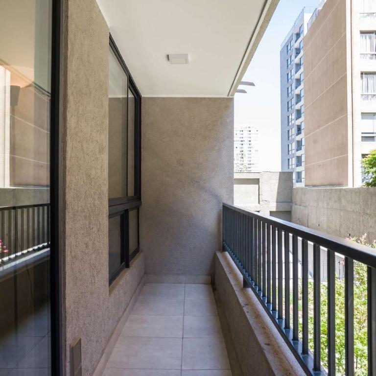 Chic 2BR Apt in Santiago with views 5 Guest - Apartment - 2