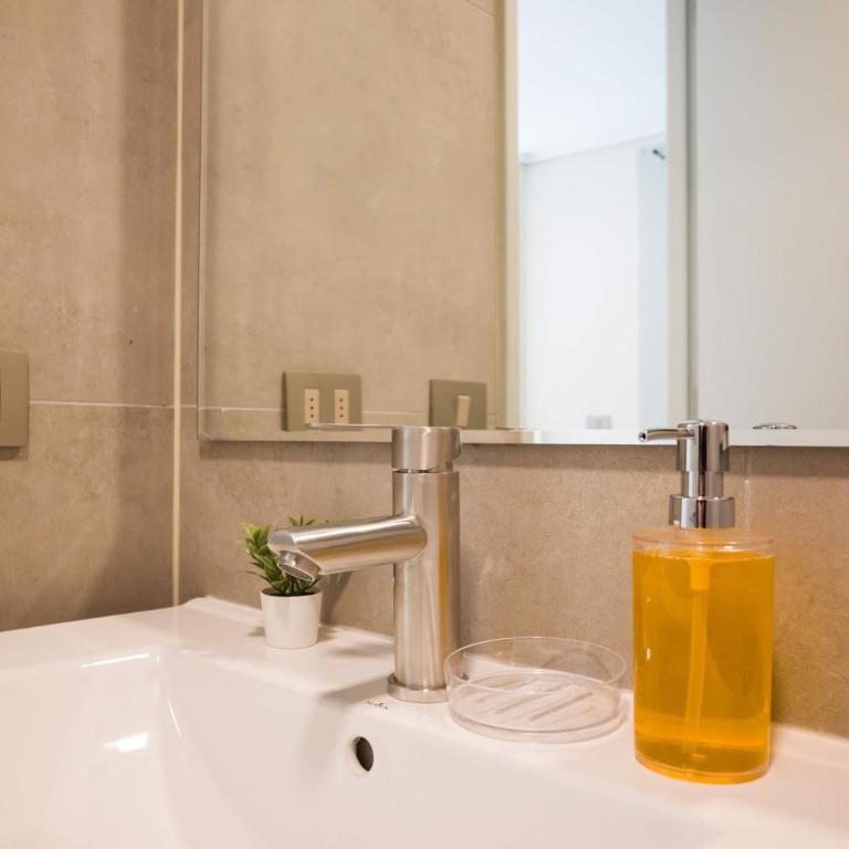 Chic 2BR Apt in Santiago with views 5 Guest - Apartment - 24