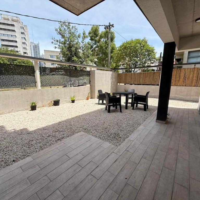 Departamento Duplex con patio, parrilla y garaje - Room #1587086601 - 1