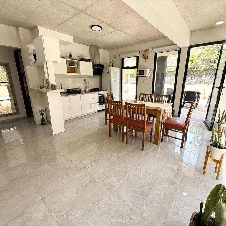 Departamento Duplex con patio, parrilla y garaje - Room #1587086601 - 11