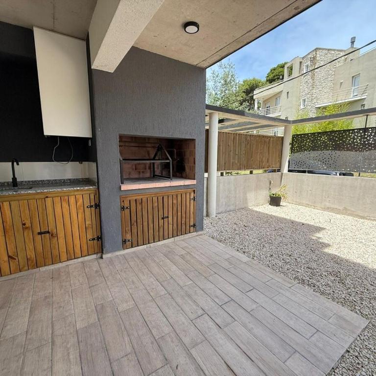 Departamento Duplex con patio, parrilla y garaje - Room #1587086601 - 14