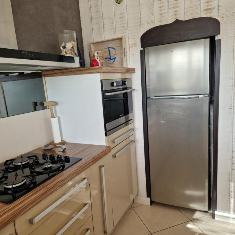 ARCACHON APPARTEMENT FACE PLAGE 5 pers Wi-Fi Parking Linge de maison gratuit 1chambre parentale 1cabine lits superposés 1 canapé lit - Two-Bedroom Apartment - 14