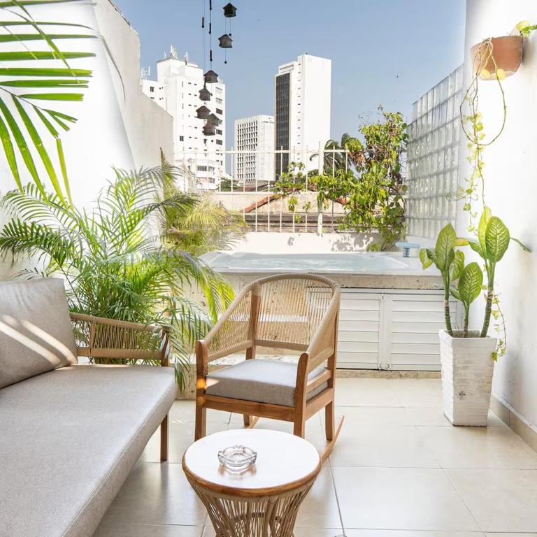Casa Badillo 3 4br LUXURY ROOFTOP oldcity AC jacuzzi hottub wifi - Apartment - 9