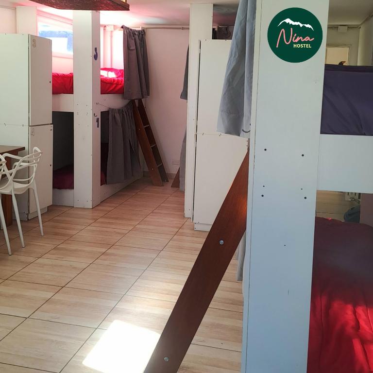 Nina Hostel - Cama en habitación compartida mixta de 8 camas - 8