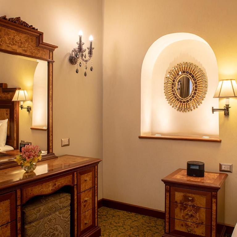 Aranwa Cusco Boutique Hotel - Suite con balcón y vistas a la calle - 2 camas grandes - 5
